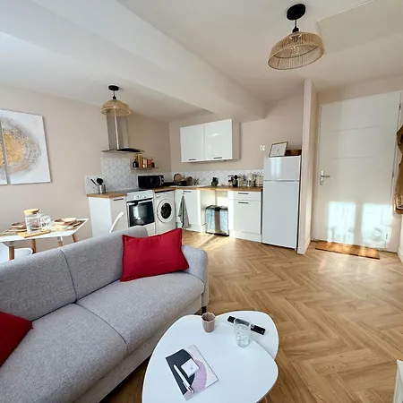 La Parenthese & Your Sweet Loc